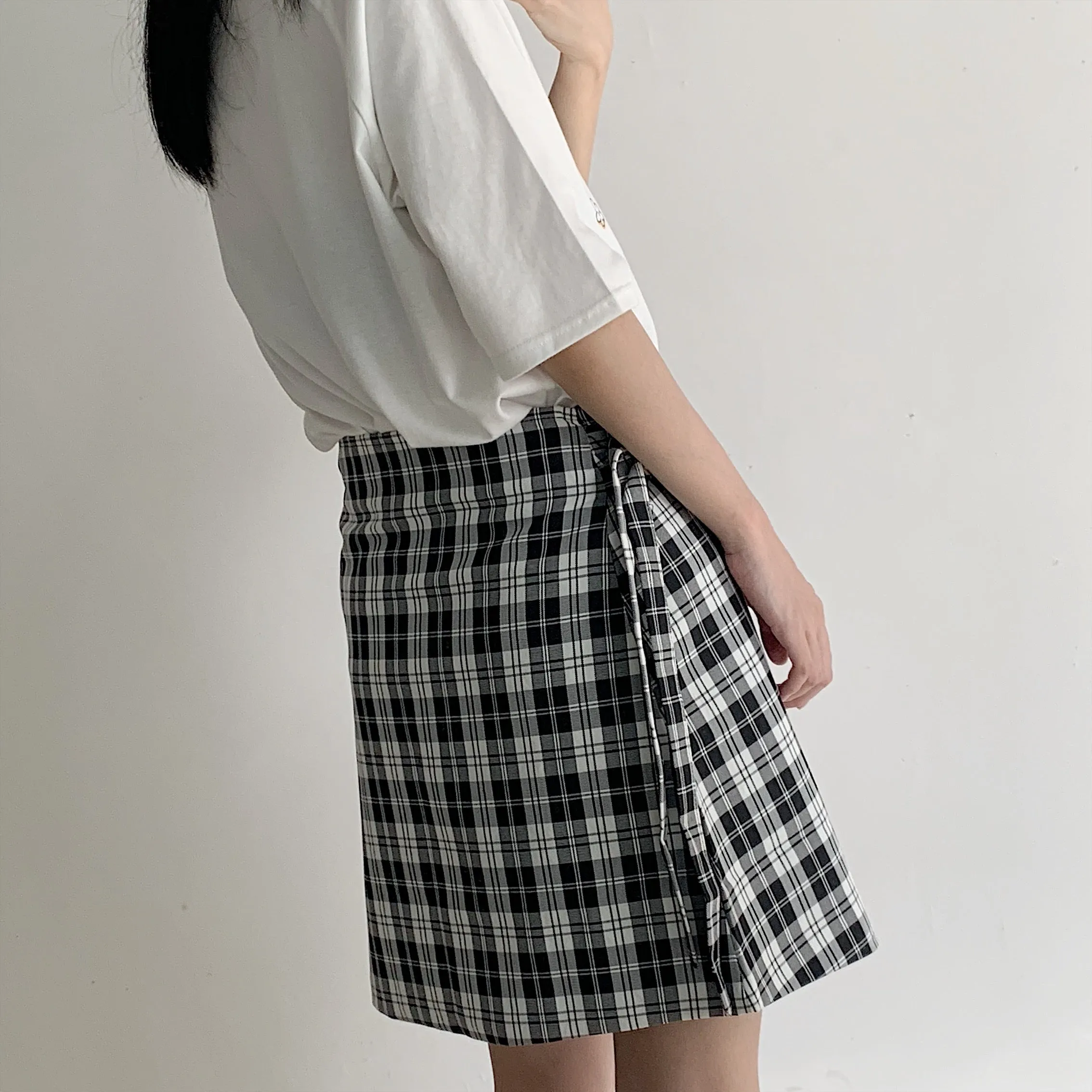 Black and white plaid button skirt  YC21558
