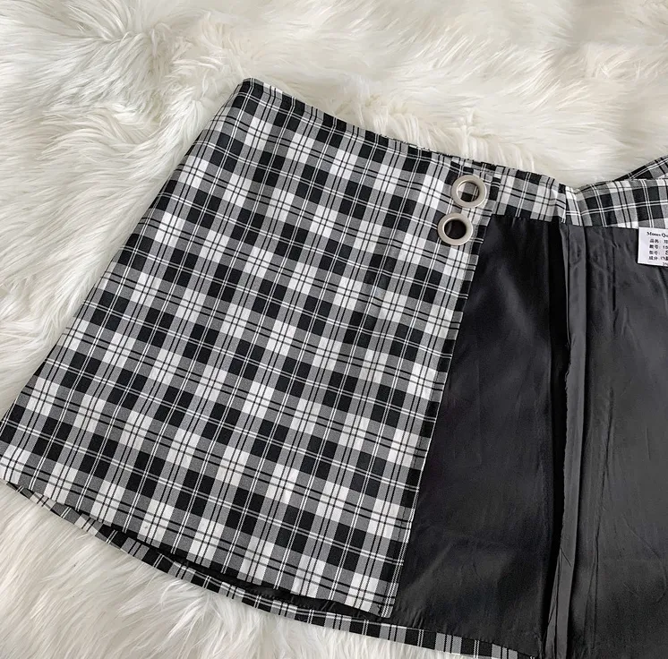 Black and white plaid button skirt  YC21558