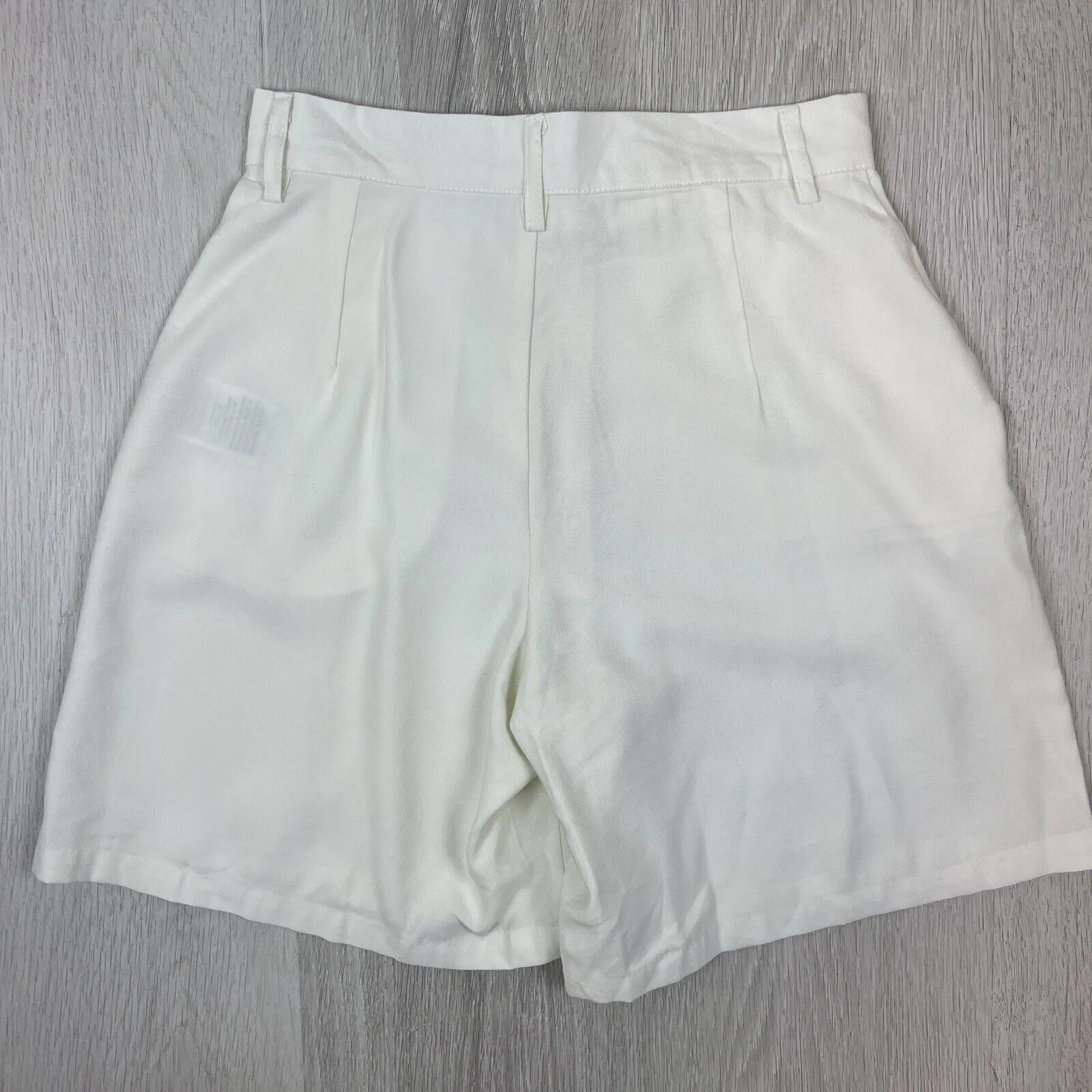 Cotton On Womens Darcy Tailored White Short Size 6 AU / 2 US (New)