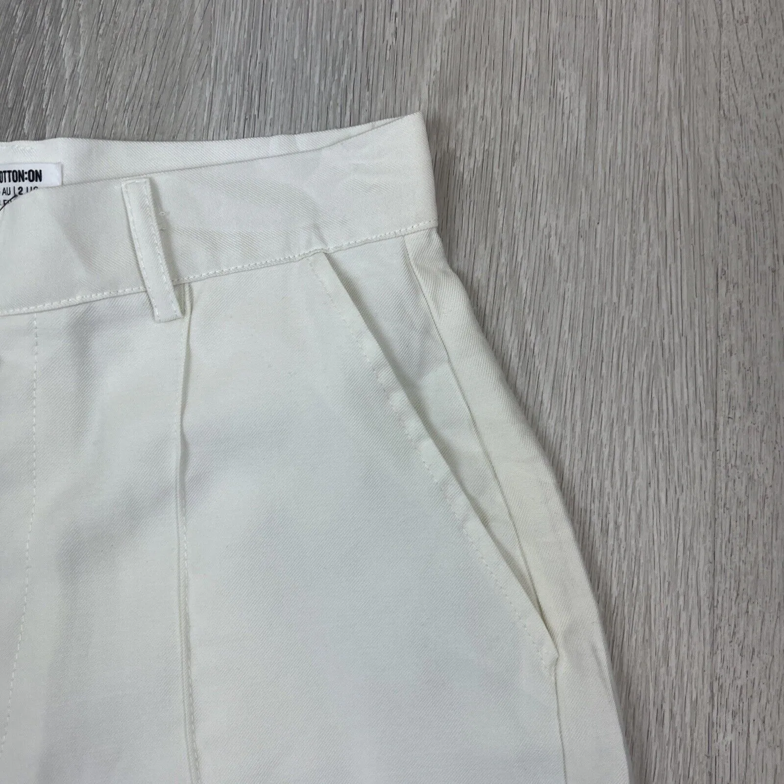 Cotton On Womens Darcy Tailored White Short Size 6 AU / 2 US (New)
