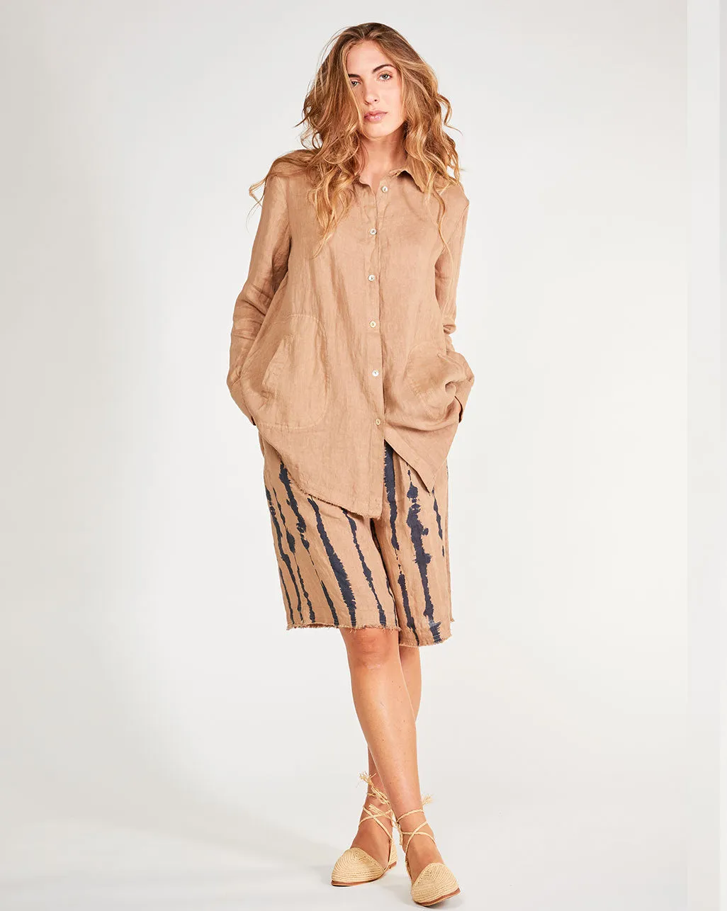 Linen Pleat Back Long Sleeve Button-Up Shirt