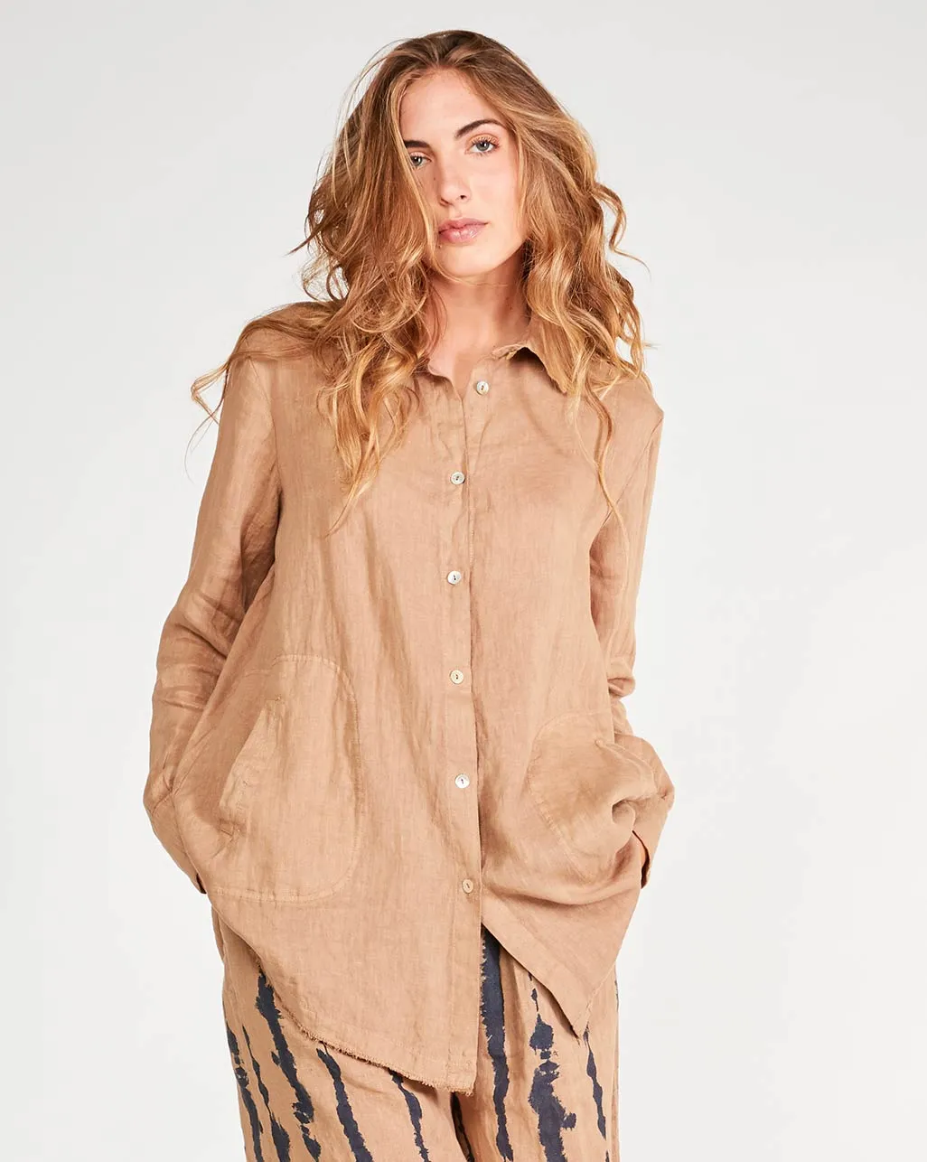 Linen Pleat Back Long Sleeve Button-Up Shirt
