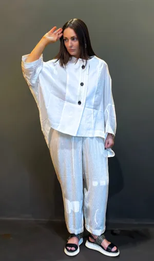 Moyuru Linen Mix 3 Button Shirt in White 241603