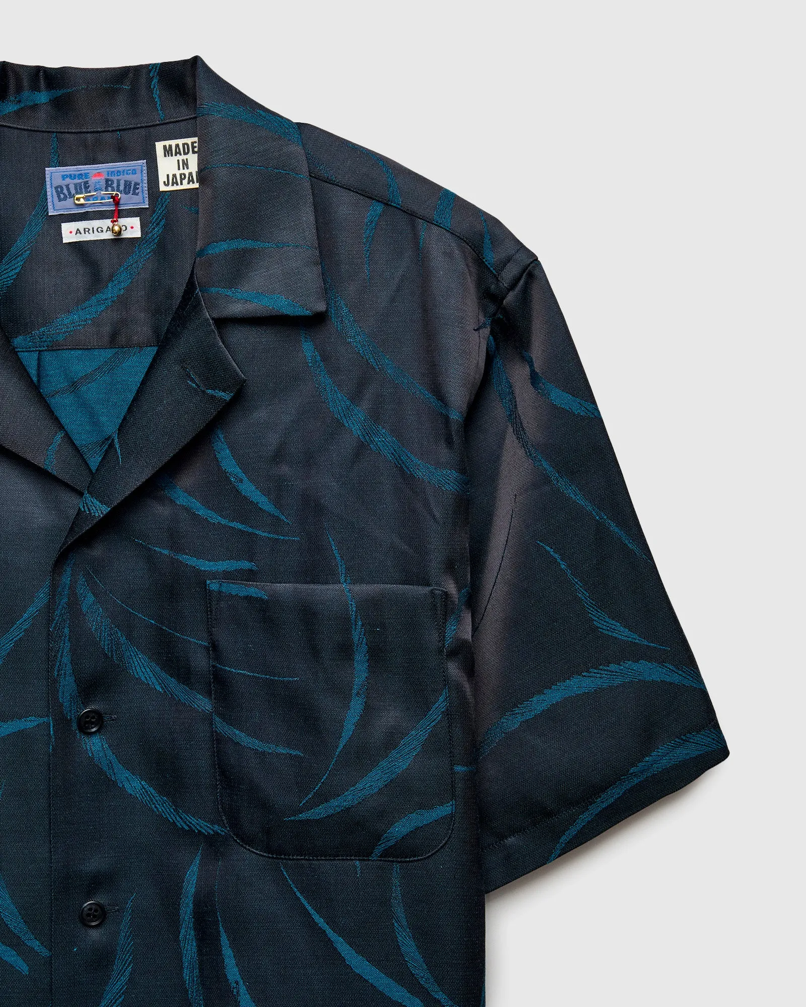 "Mebuki" Pattern Aloha Shirt in Dark Navy