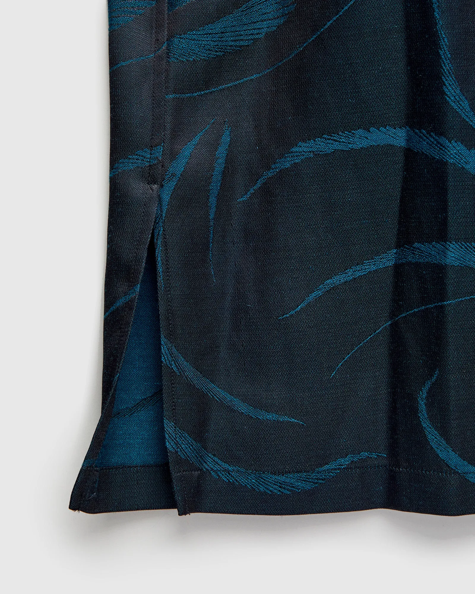"Mebuki" Pattern Aloha Shirt in Dark Navy