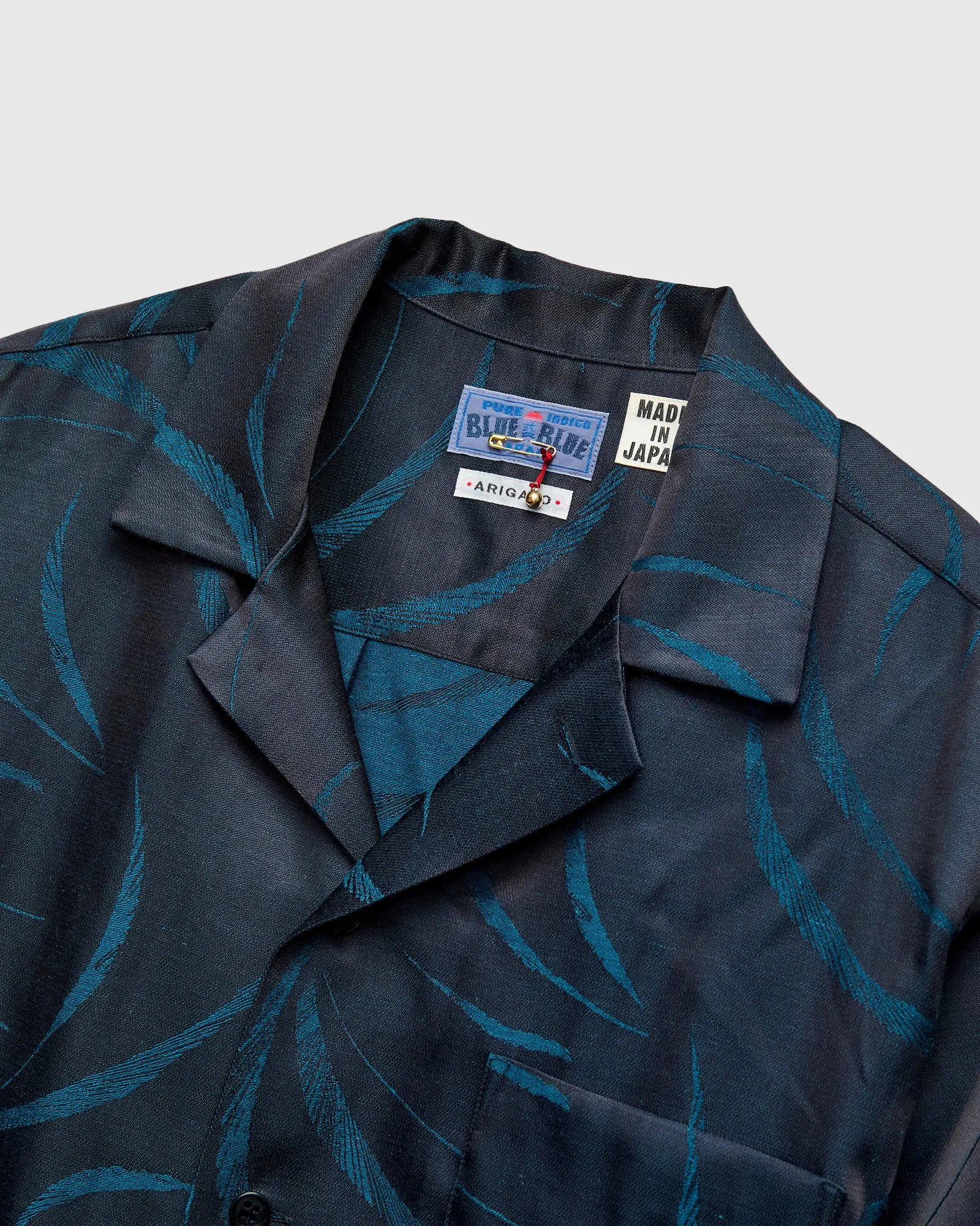 "Mebuki" Pattern Aloha Shirt in Dark Navy