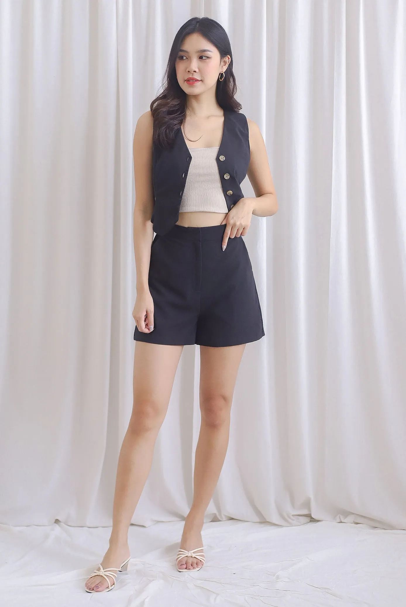 Shea Tailored Shorts In Black
