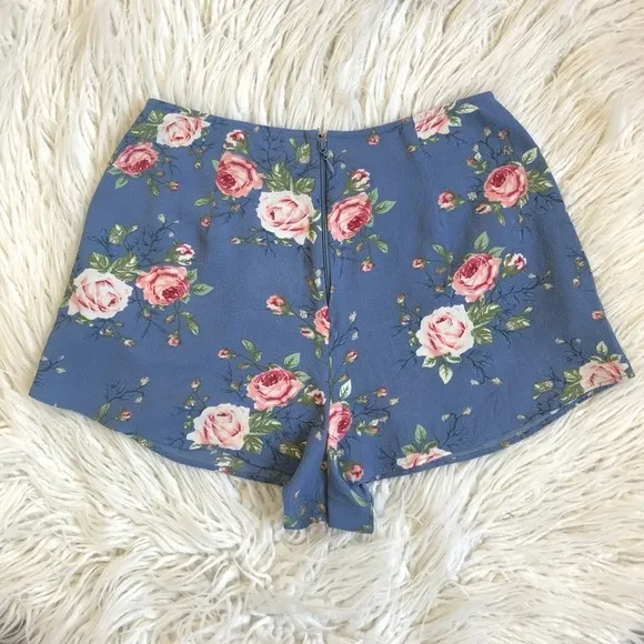 Show Me Your MuMu Blue Flower Print High Rise Rosie Posie Sawyer Shorts EUC Sz M