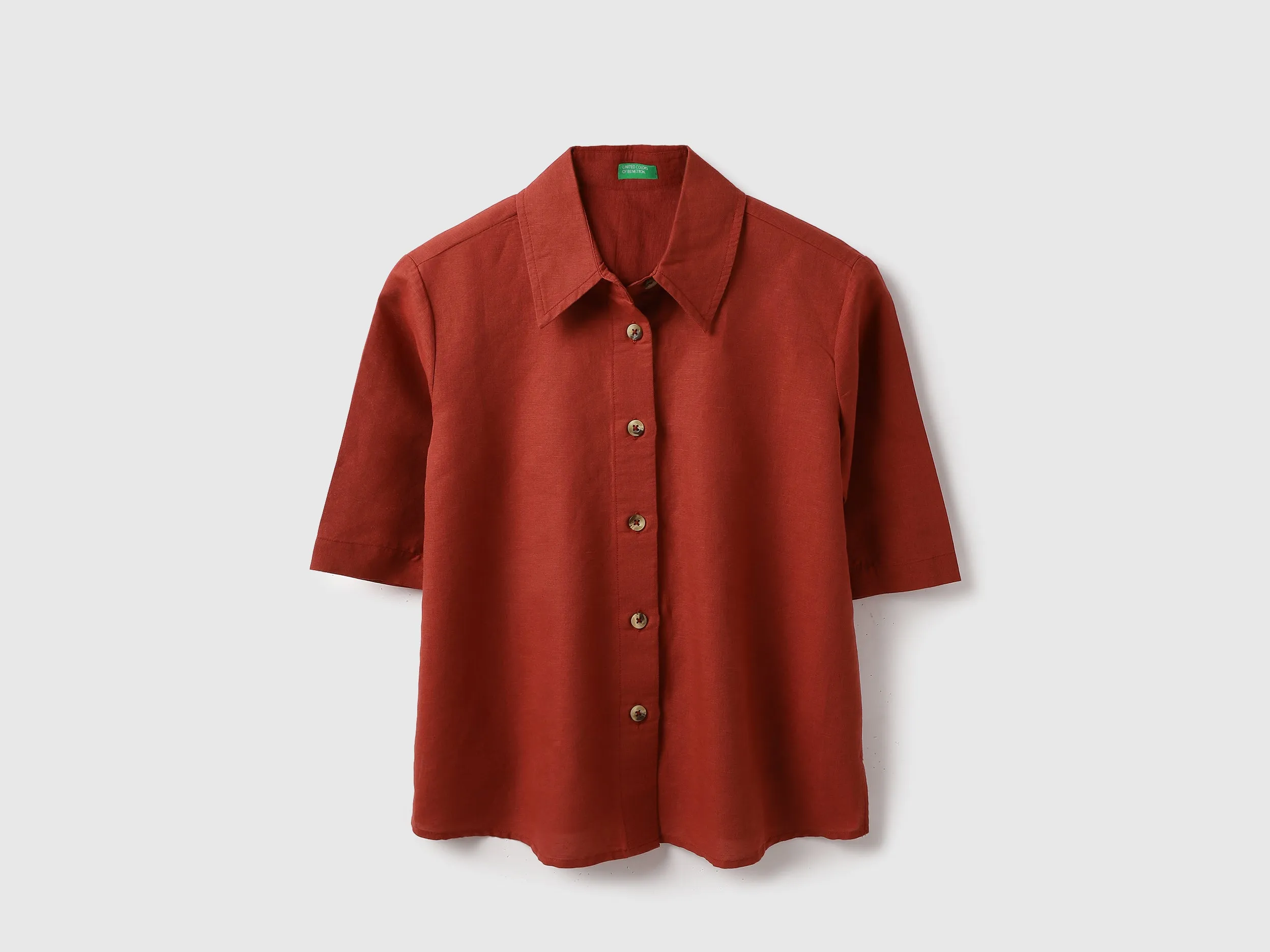 Spread Collar Solid Shirt