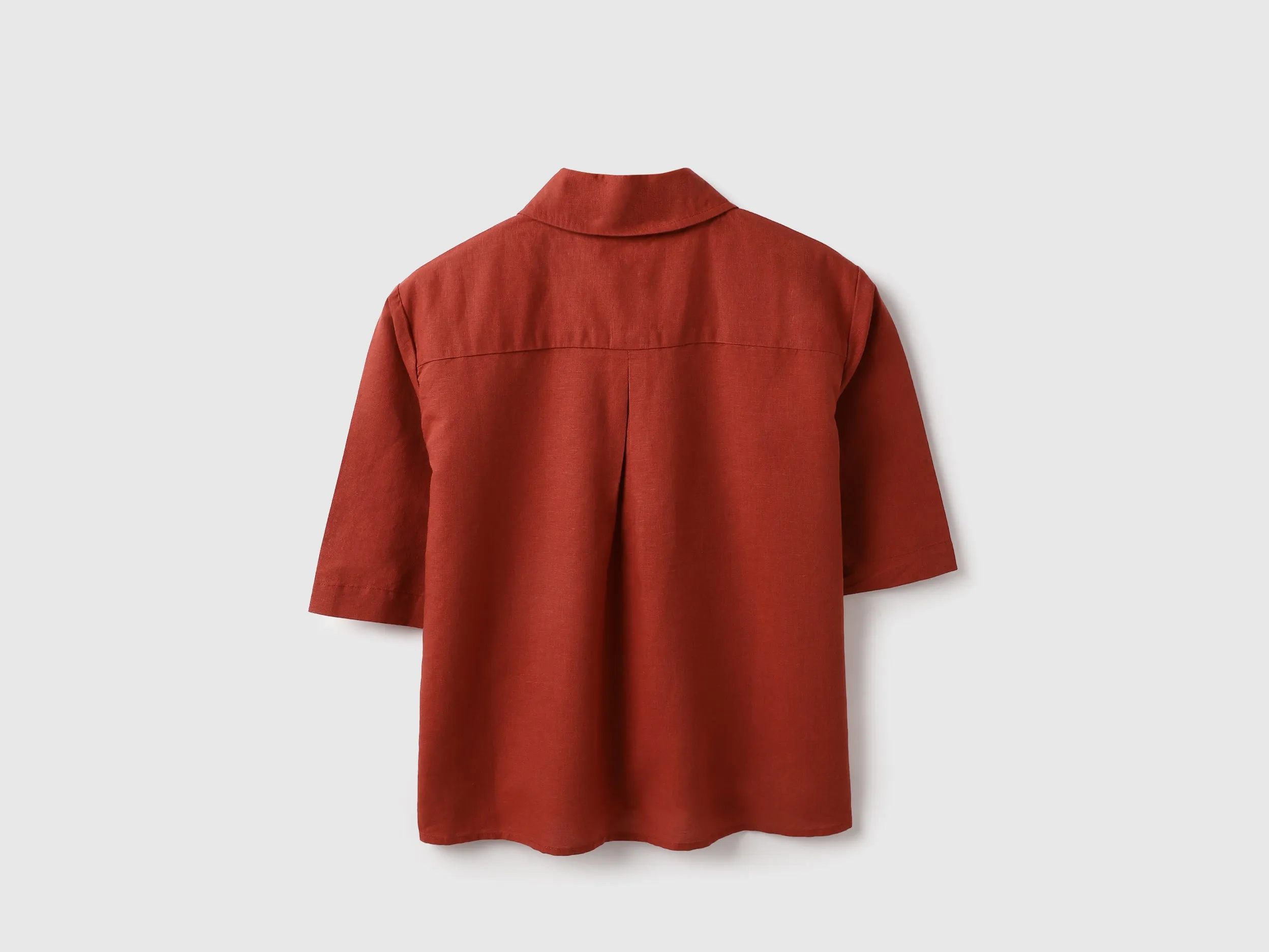 Spread Collar Solid Shirt