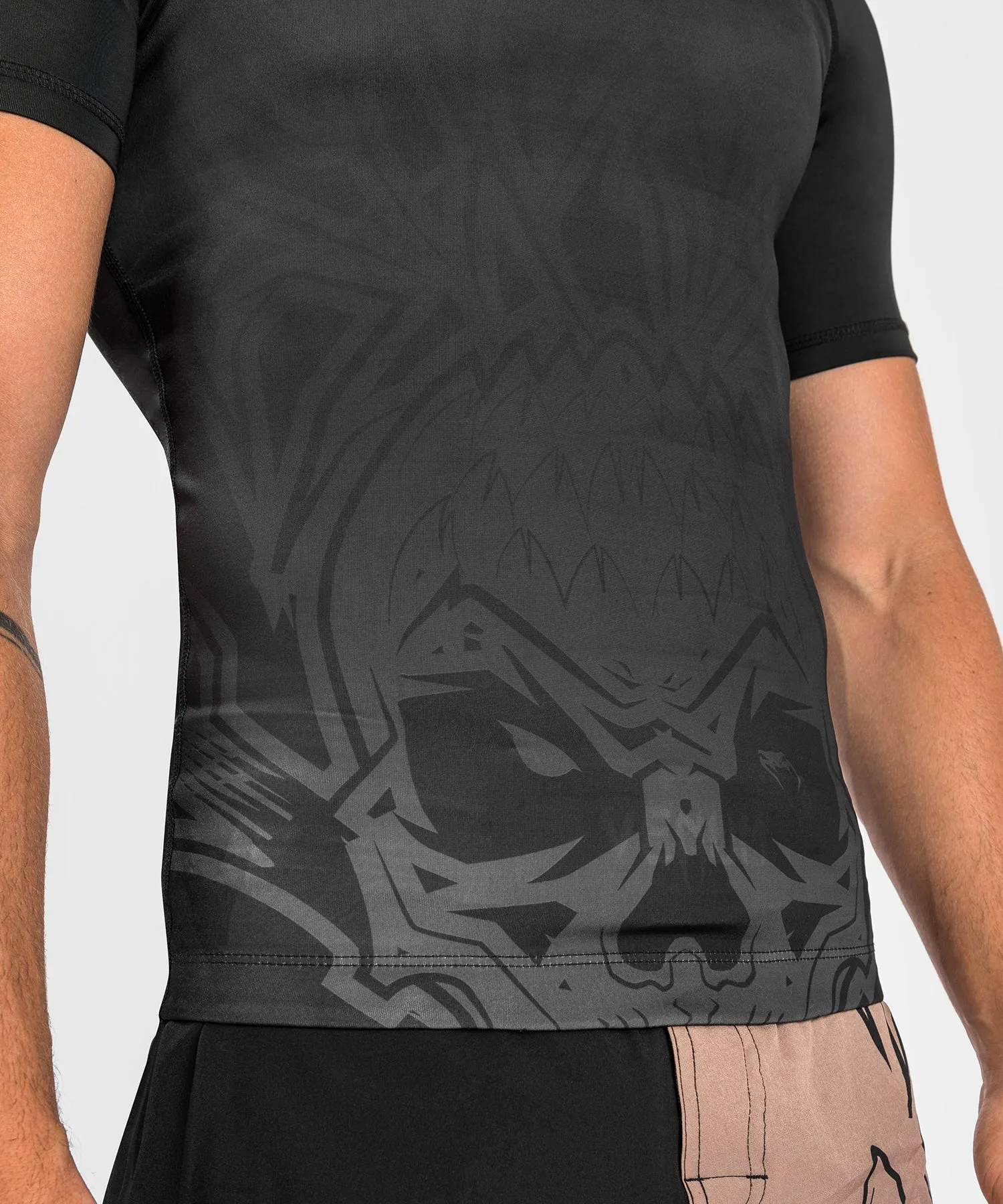 T-shirt a compressione Venum Reorg - maniche corte - nera