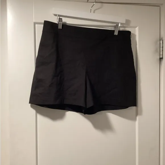 Theory Size 12 Clean Mini Shorts