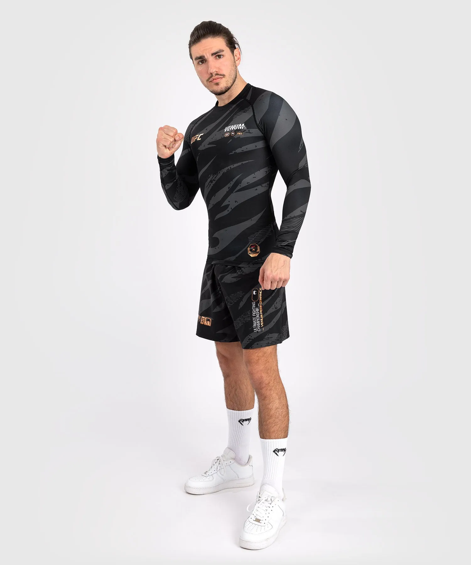 UFC Adrenaline by Venum Fight Week performance Rashguard A Manica Lunga - Urban Camo
