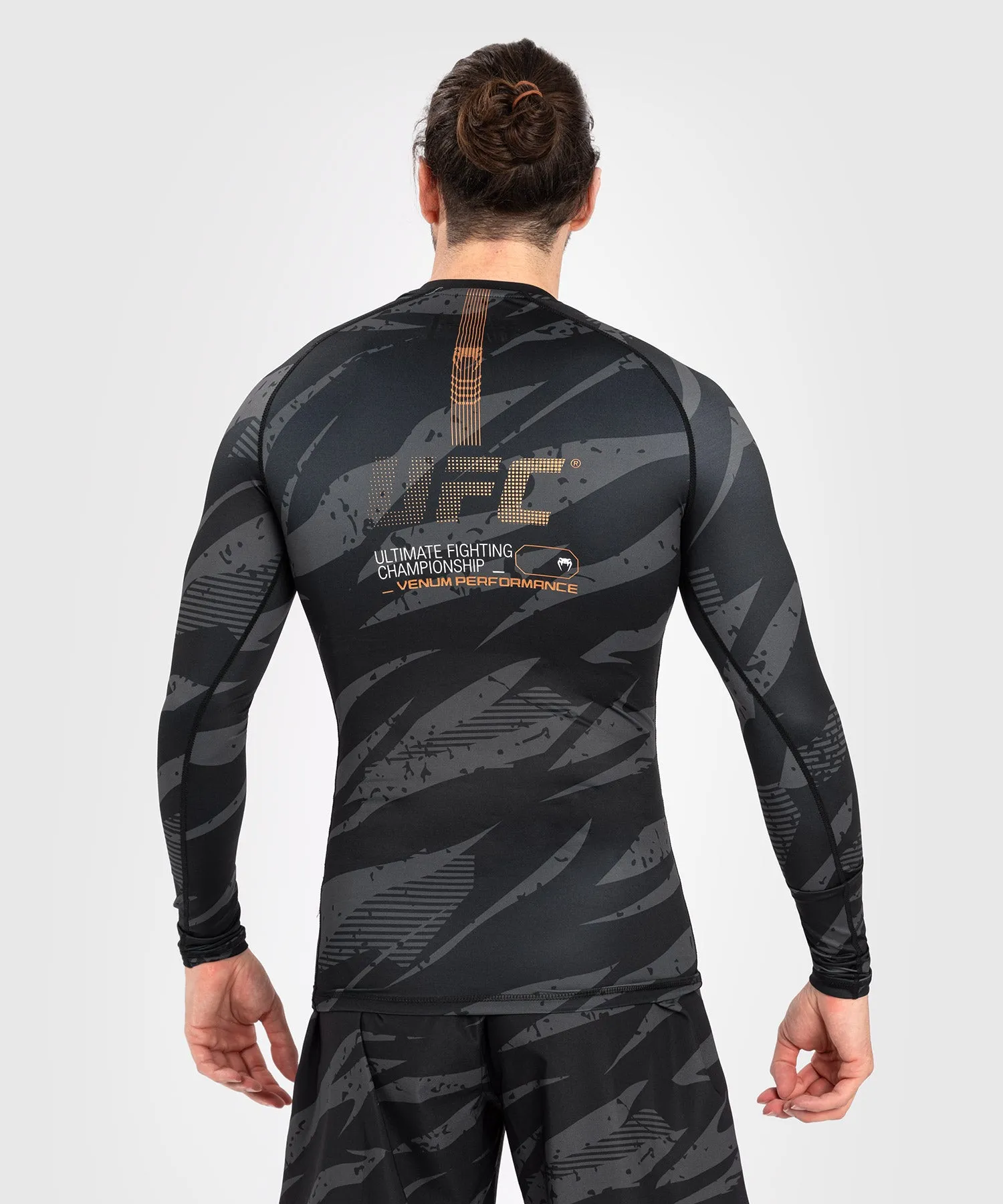 UFC Adrenaline by Venum Fight Week performance Rashguard A Manica Lunga - Urban Camo
