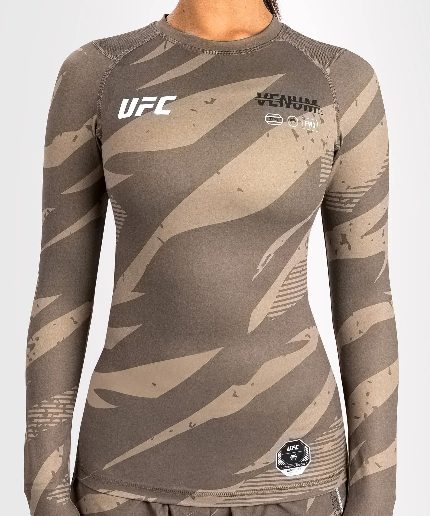 UFC Adrenaline by Venum Fight Week Rashguard A Manica Lunga da Donna - Desert Camo