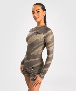 UFC Adrenaline by Venum Fight Week Rashguard A Manica Lunga da Donna - Desert Camo