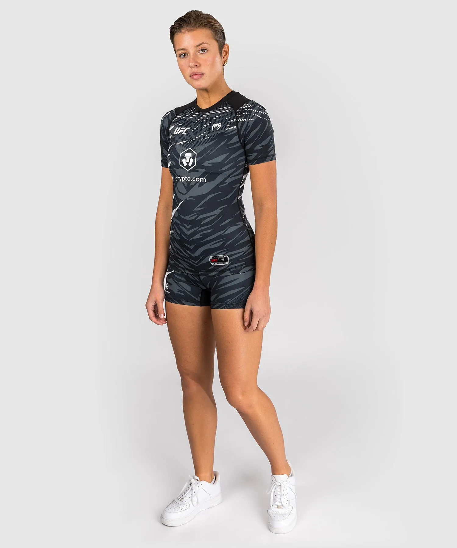 UFC Fusion by Venum Authentic Fight Night Rashguard a Manica Corta Performance per Donna - Nero