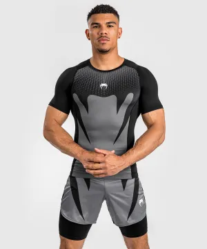 Venum Attack Heren Korte Mouw Rashguard - Zwart/Grijs