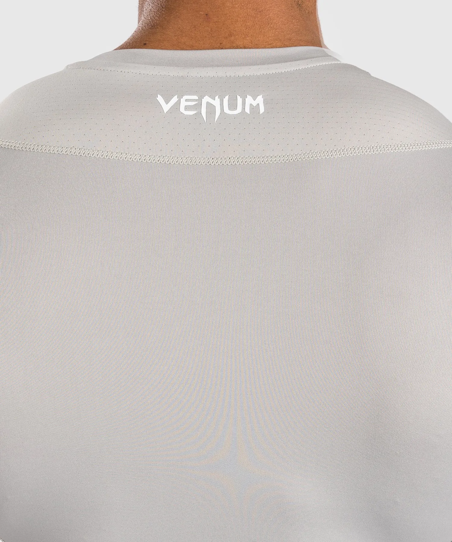 Venum Attack Rashguard a Maniche Lunghe da Uomo - Sabbia
