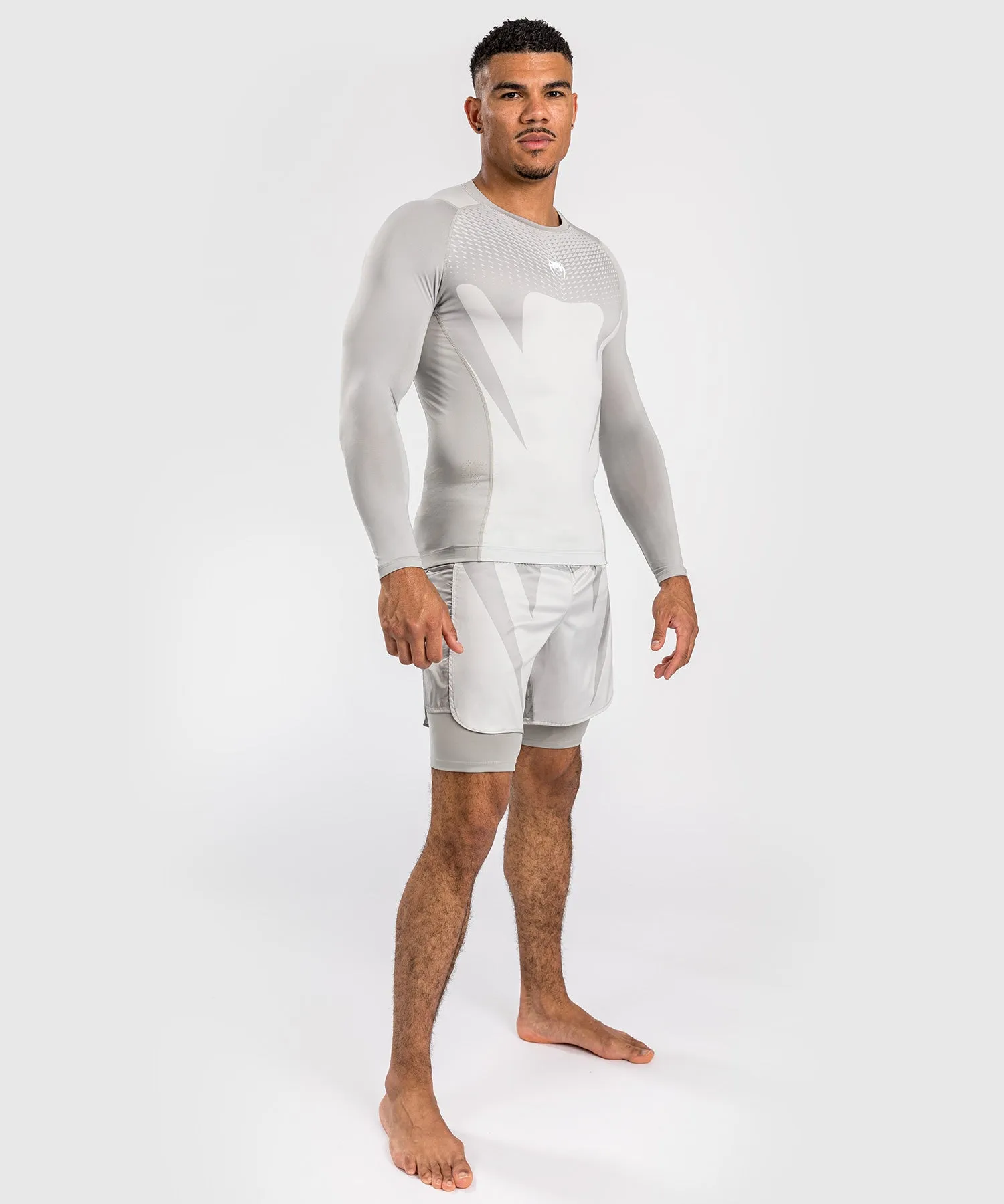 Venum Attack Rashguard a Maniche Lunghe da Uomo - Sabbia