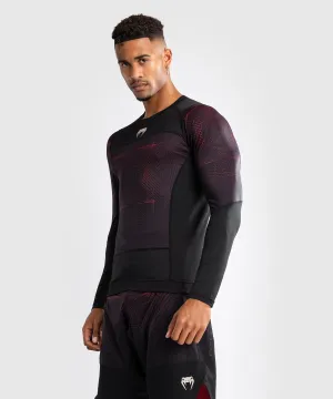 Venum G-Fit Air Rashguard Maniche Lunghe da Uomo - Nero Profondo/Rosso Fuoco