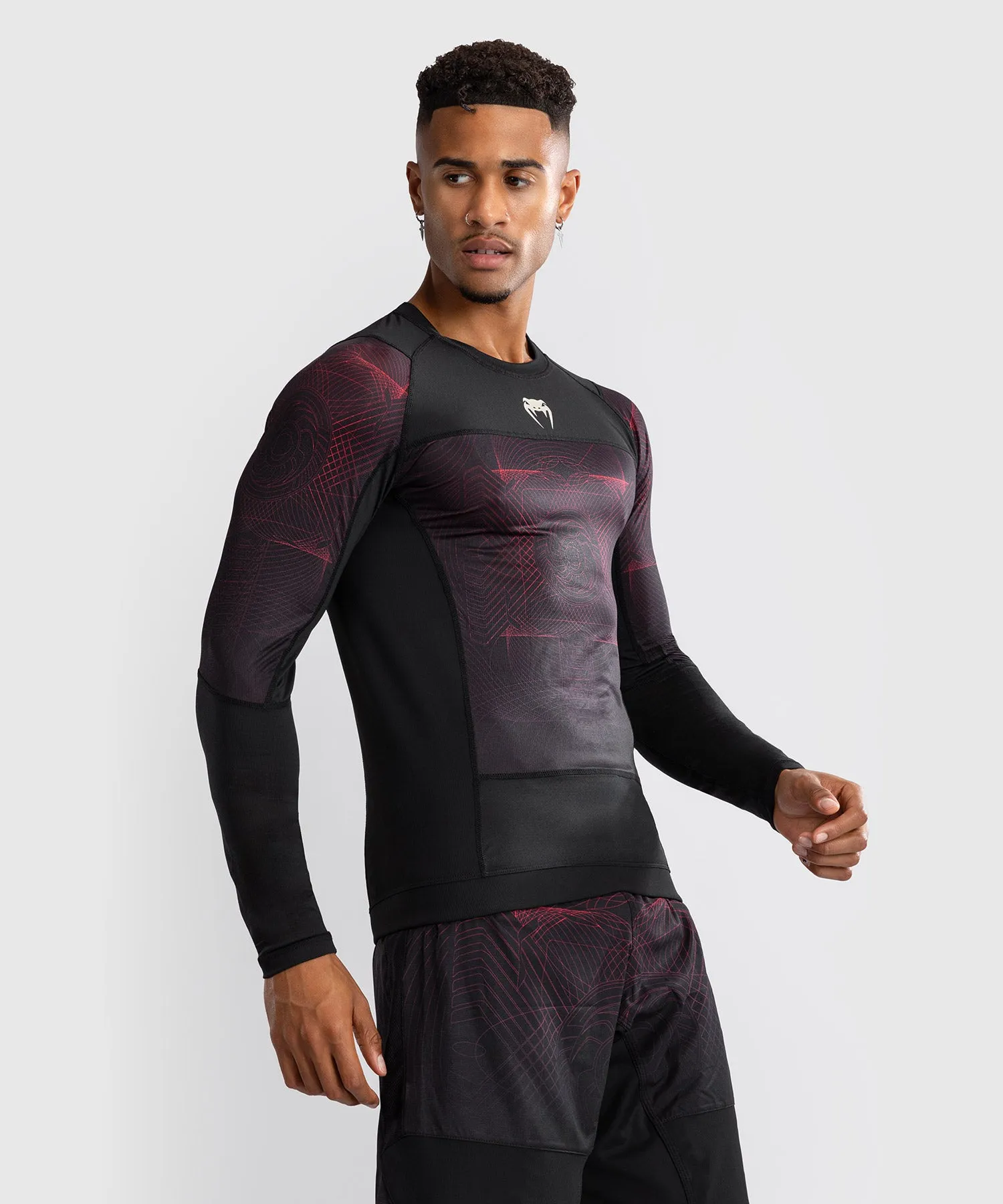 Venum G-Fit Air Rashguard Maniche Lunghe da Uomo - Nero Profondo/Rosso Fuoco