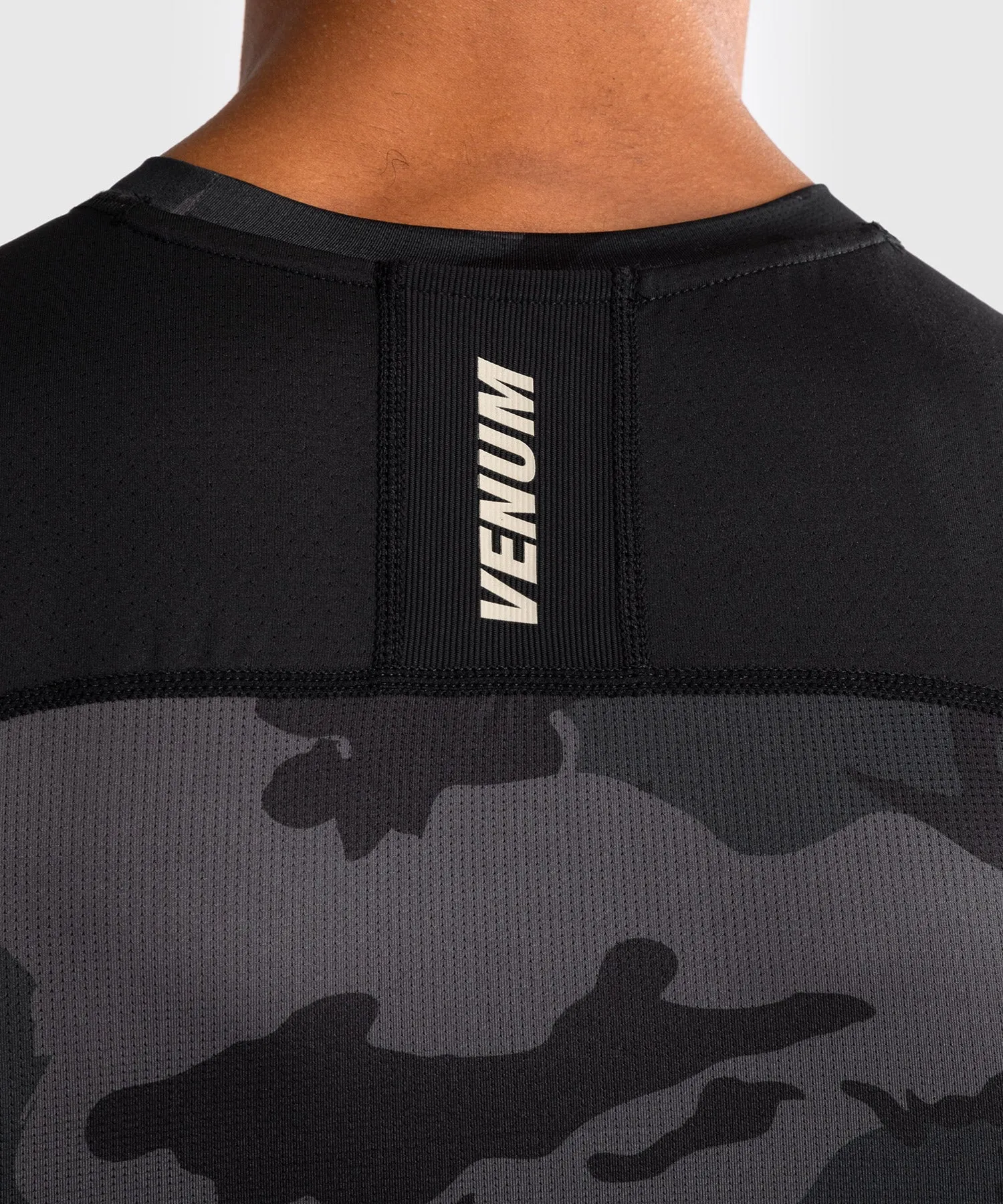 Venum G-Fit Air Rashguard Senza Maniche da Uomo - Camo Urbano Digitale