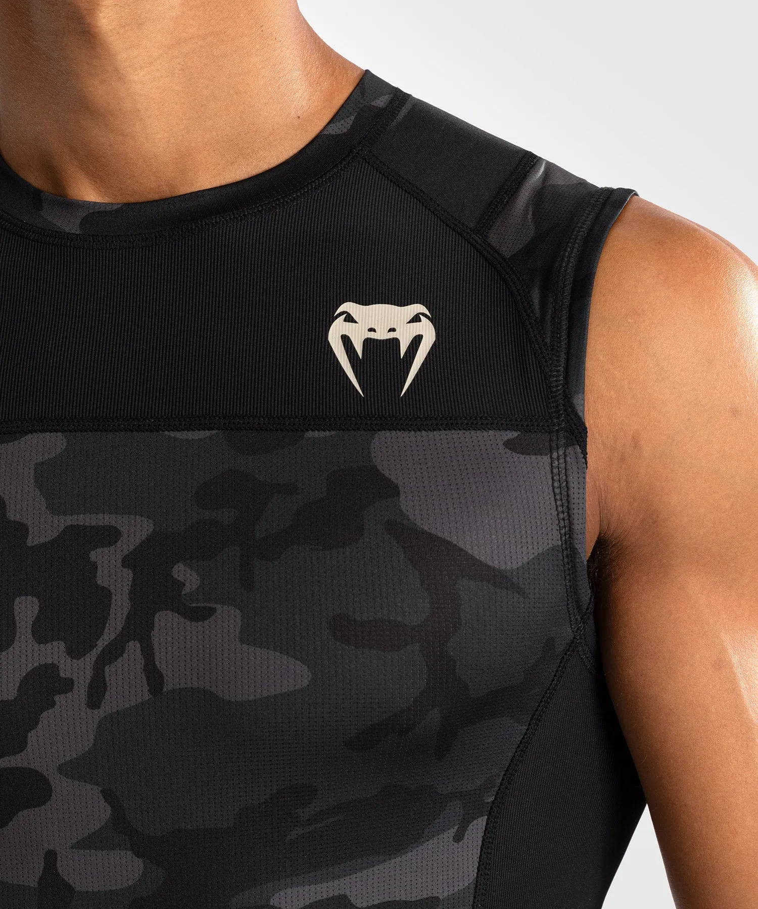 Venum G-Fit Air Rashguard Senza Maniche da Uomo - Camo Urbano Digitale
