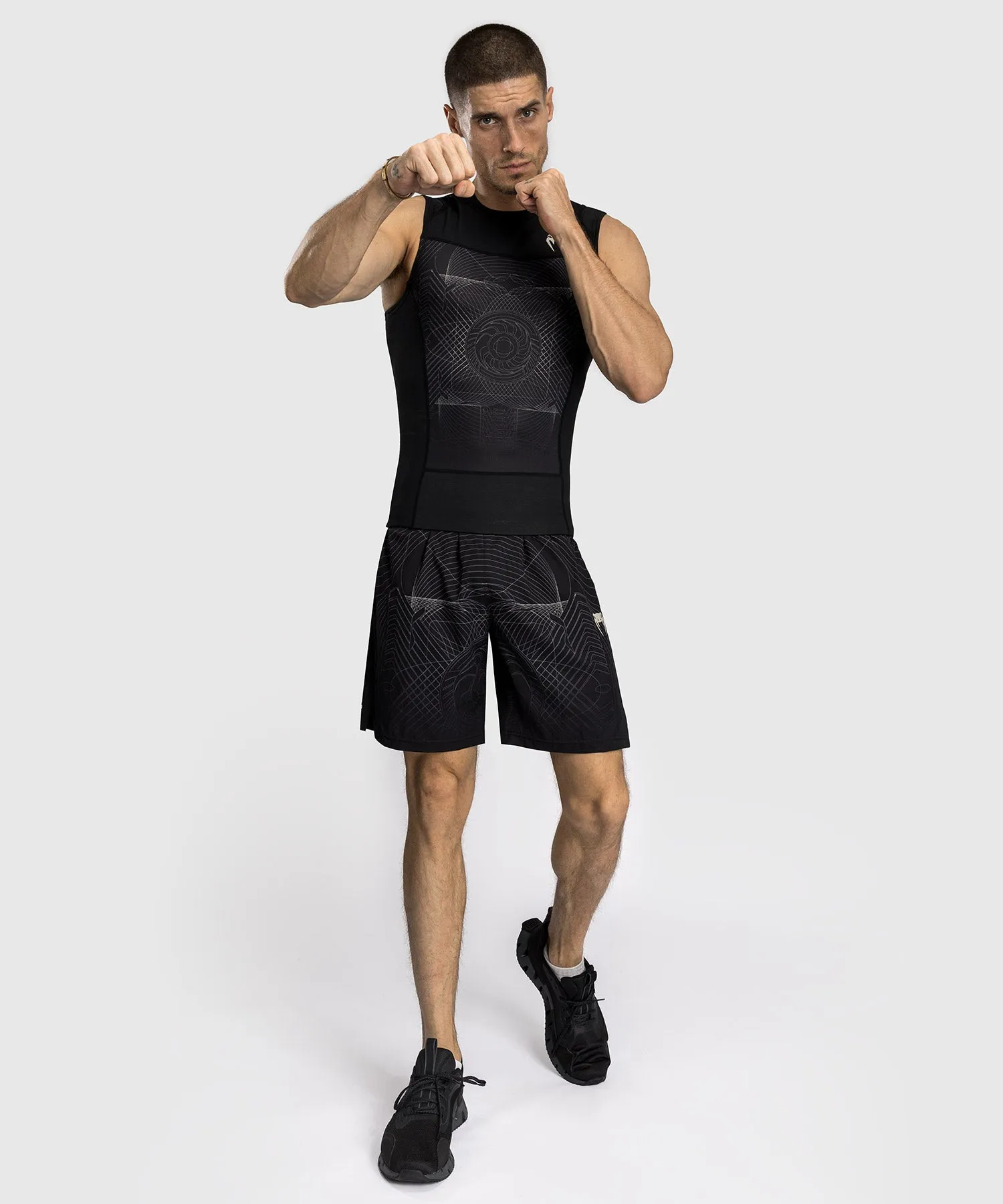 Venum G-Fit Air Rashguard Senza Maniche da Uomo - Nero Profondo/Sabbia Del Deserto