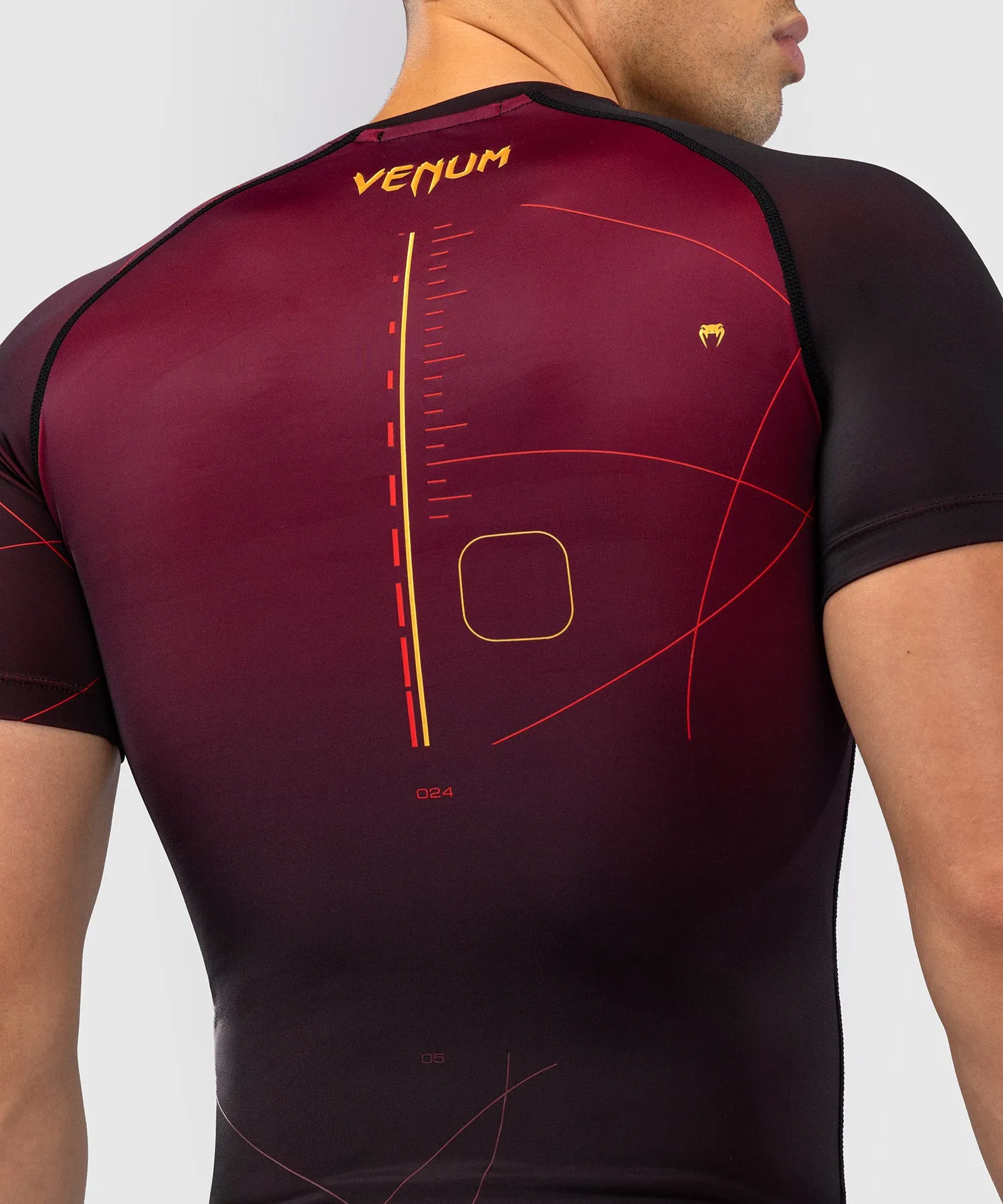 Venum Tactical XT Rashguard a maniche corte da uomo - Nero/Bordeaux/Oro