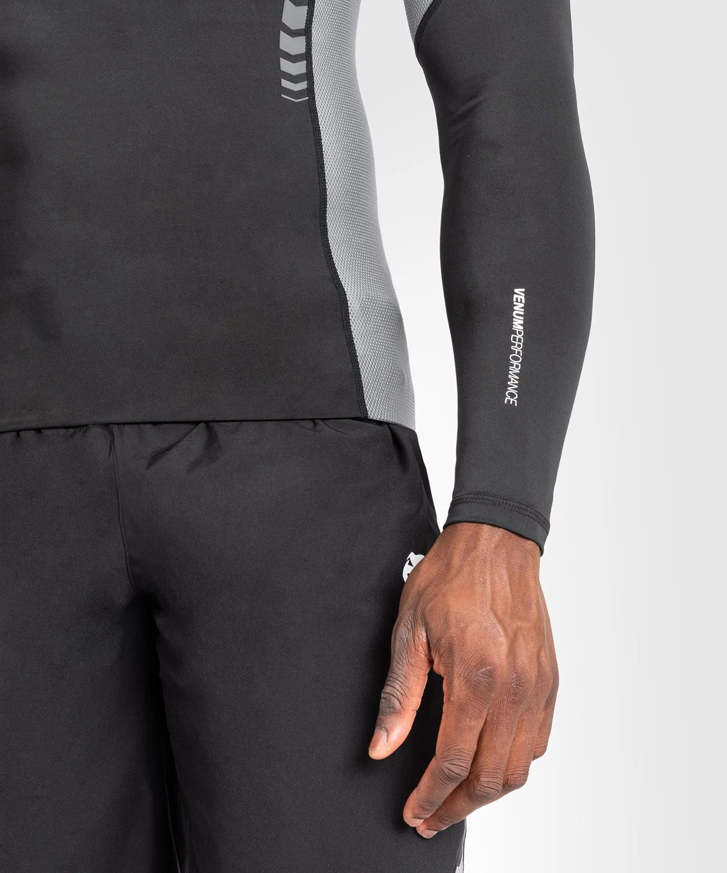Venum Tempest Rashguard a Maniche Lunghe da Uomo - Nero/Grigio