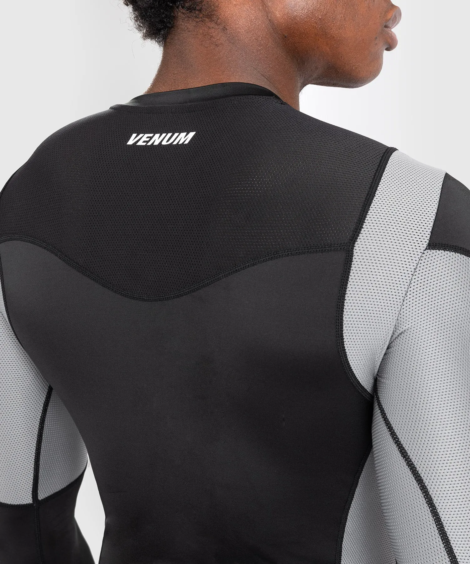 Venum Tempest Rashguard a Maniche Lunghe da Uomo - Nero/Grigio