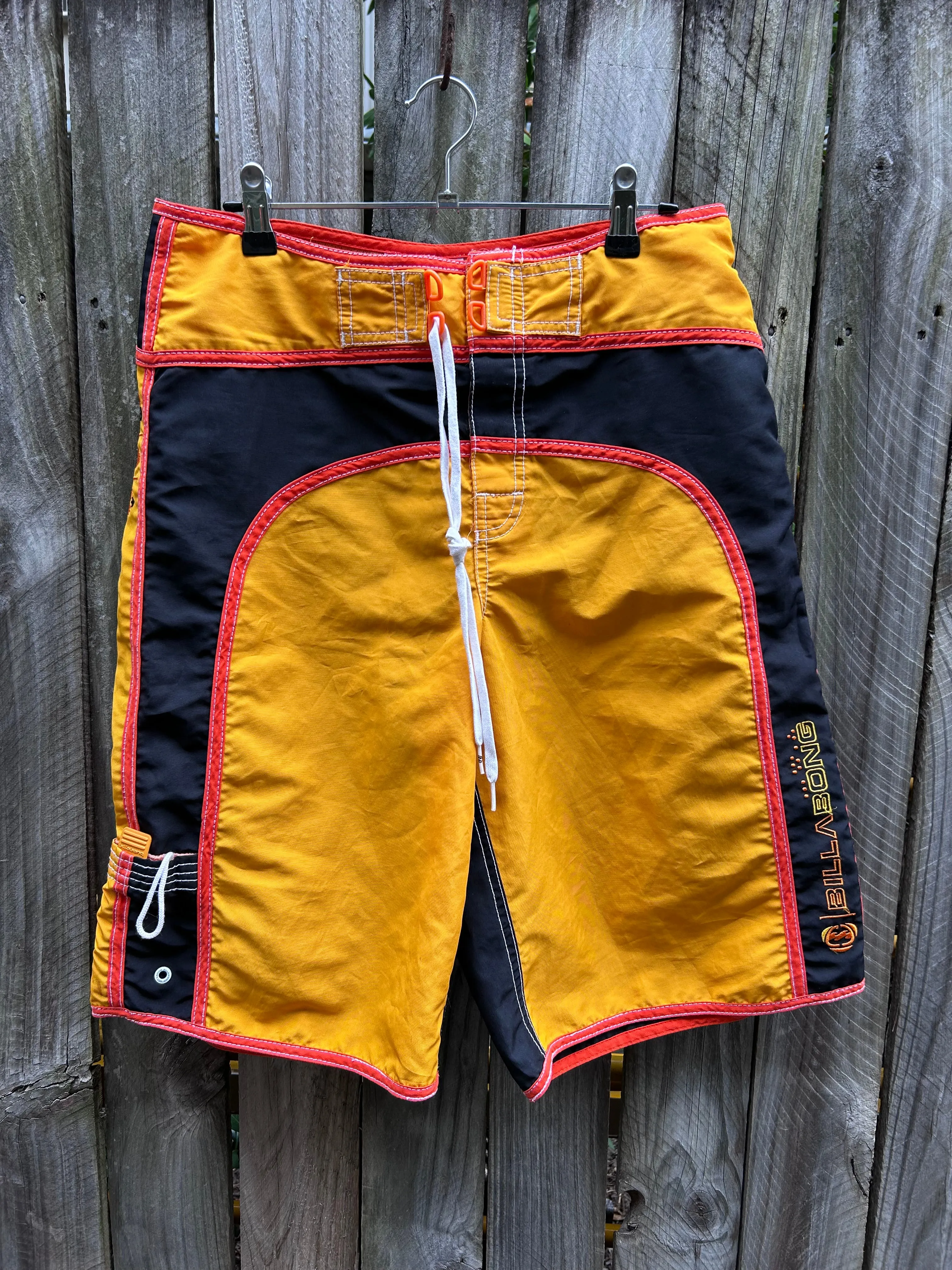 Y2K Billabong boardshorts W31’